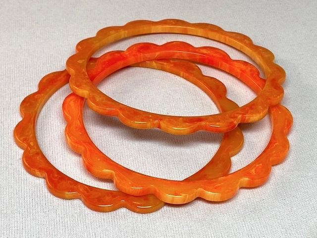 BS8 tequila sunrise bakelite daisy spacer bangles